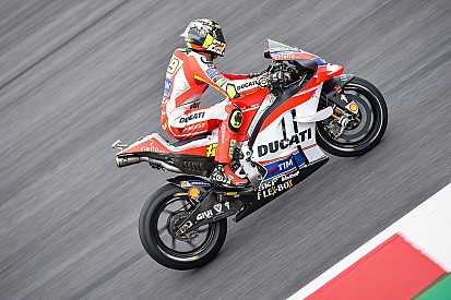 La Ducati vola, ma Iannone teme per il costato dolorante
