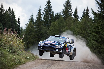 WRC in Deutschland: Andreas Mikkelsen am Freitag an der Spitze