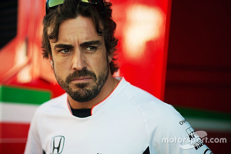 Fernando Alonso krijgt gridstraf na motorwissel