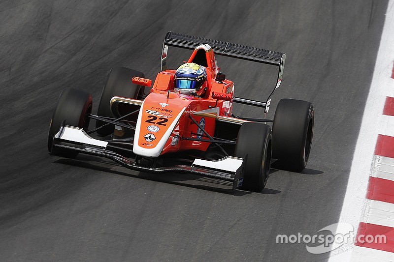 Scott resiste a Norris e conquista il successo in Gara 1