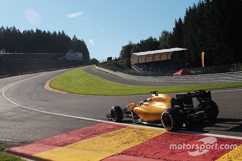 GP België stilgelegd na zware crash van Magnussen in Raidillon