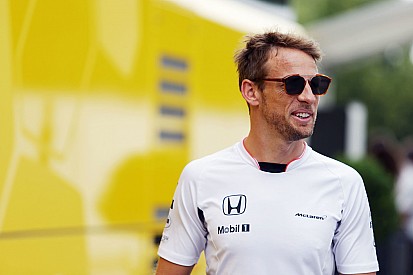 Button: "Even weg zijn van racen is een droom voor mij"