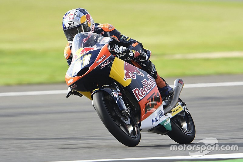 Binder fulmina Bagnaia e Bendsneyder vincendo in volata a Silverstone