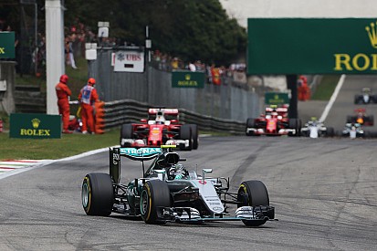 Formel 1 in Monza: Lewis Hamilton patzt - Nico Rosberg staubt ab