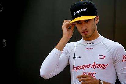 GP2-Titelkandidat Antonio Giovinazzi mit Simulatortest bei Ferrari