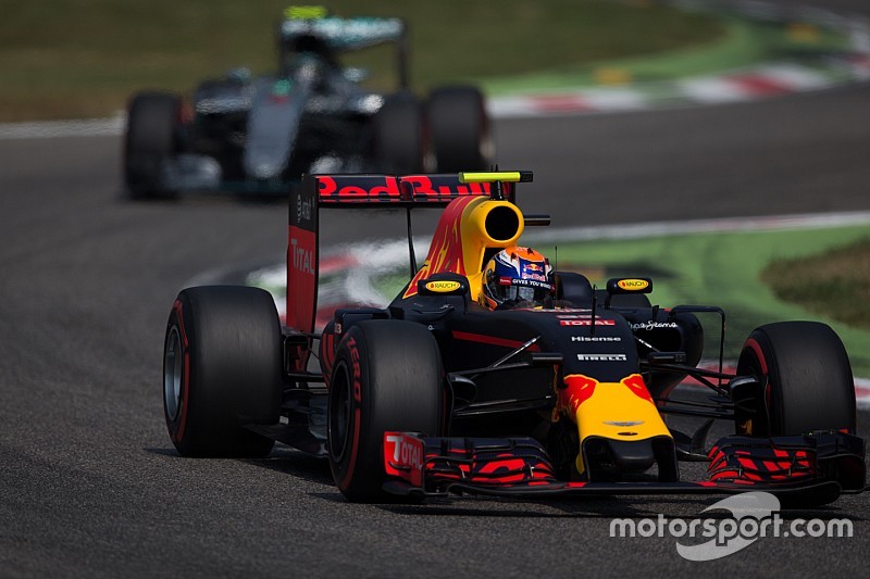Verstappen wijt slechte start aan team