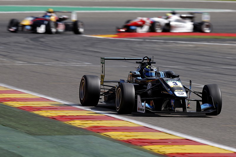 Carlin slaat twee rondes Europees F3 over