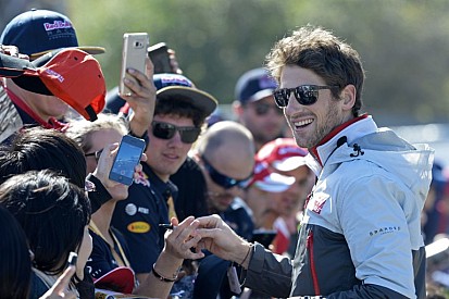 Grosjean tökéletesen lecsapta a pezsgős dugót Párizsban!