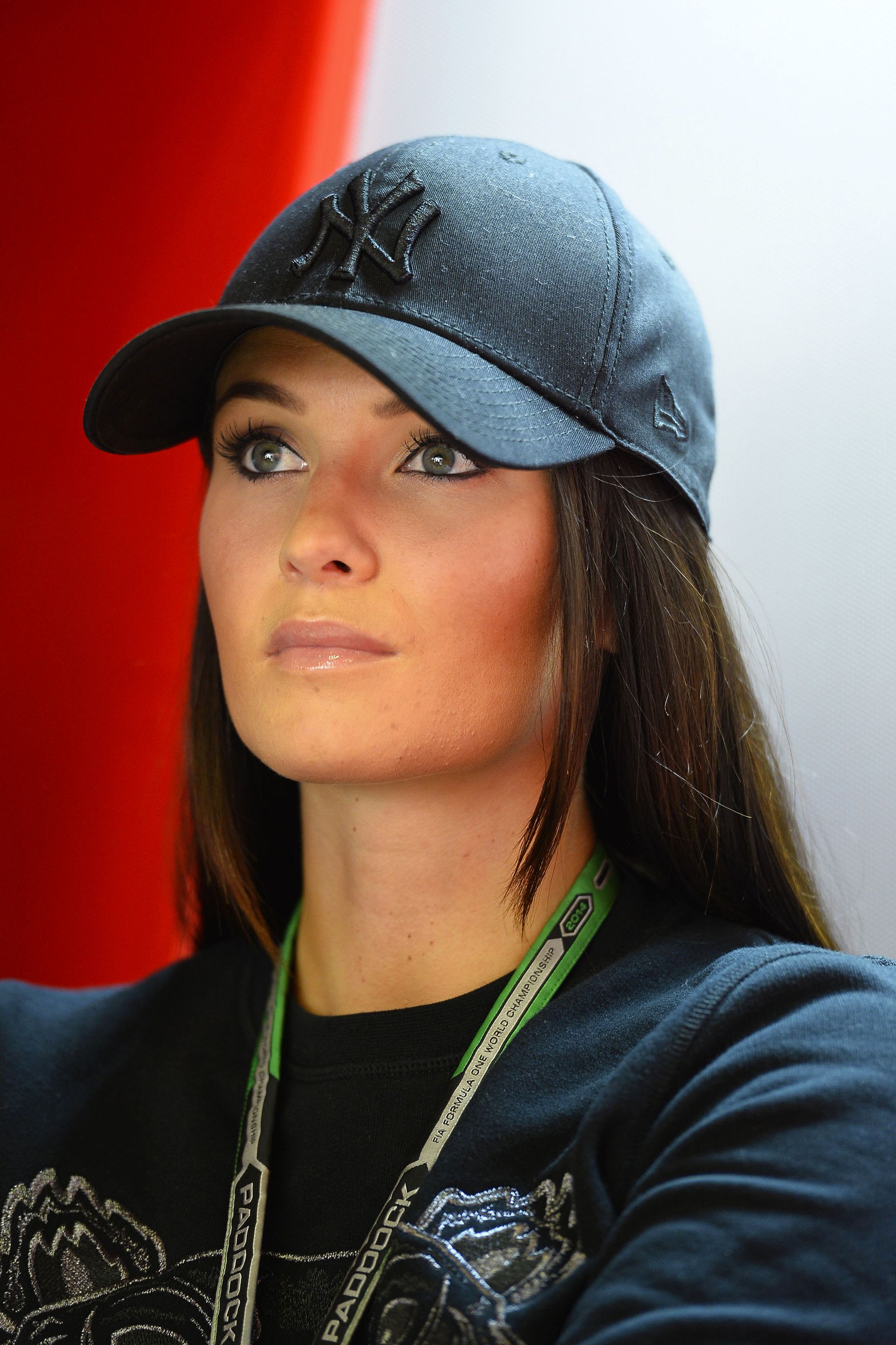Boldog szelfi Raikkönen és Minttu között