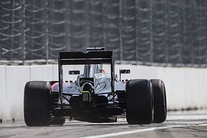 McLaren „B” autó: irány a dobogó, vagy besülés?