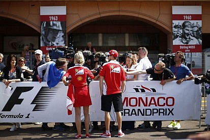 Raikkönen és Vettel is szakadt a nevetéstől