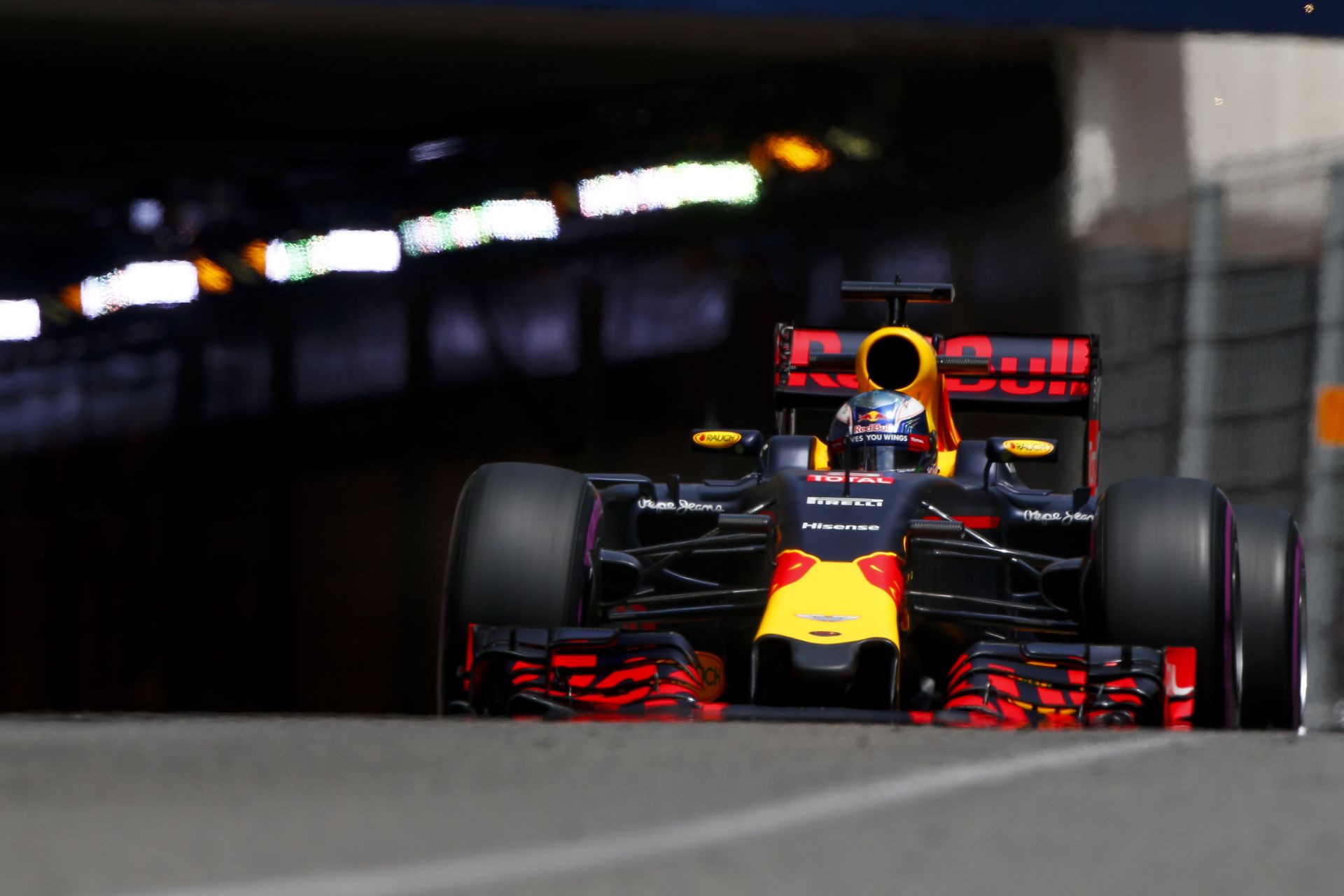 Monacói Nagydíj - időmérő - Q1: Verstappen összetörte a Red Bull, CSÓKOLOM van neki