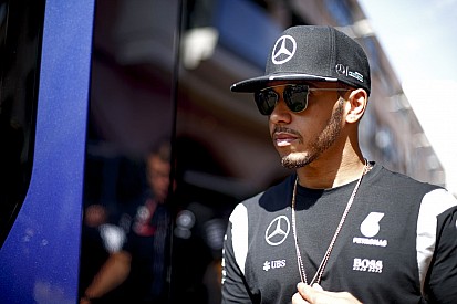 És akkor hasakat behúzni: Hamilton!