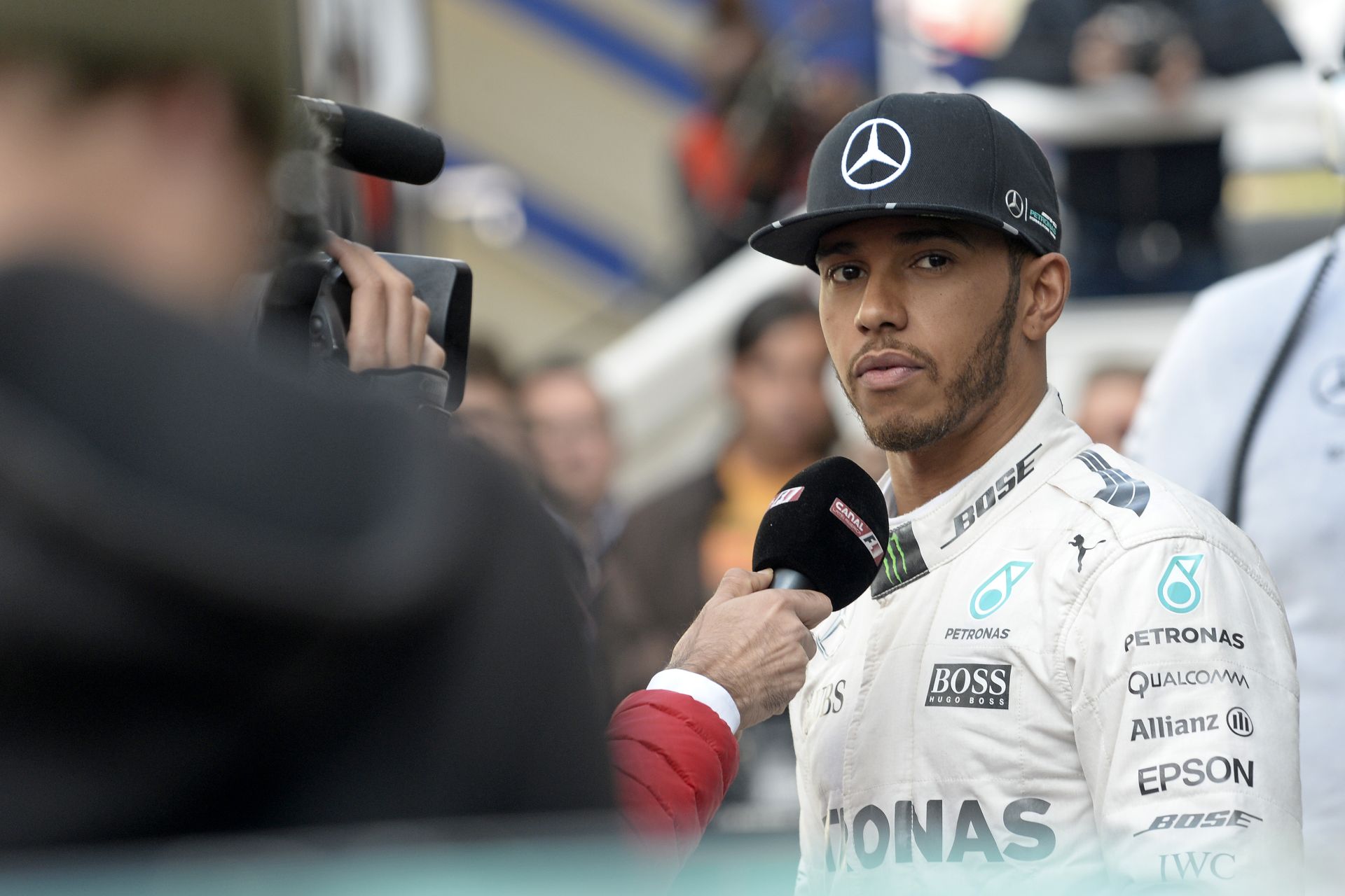 Hamilton már a kirakatokba is beférkőzött!