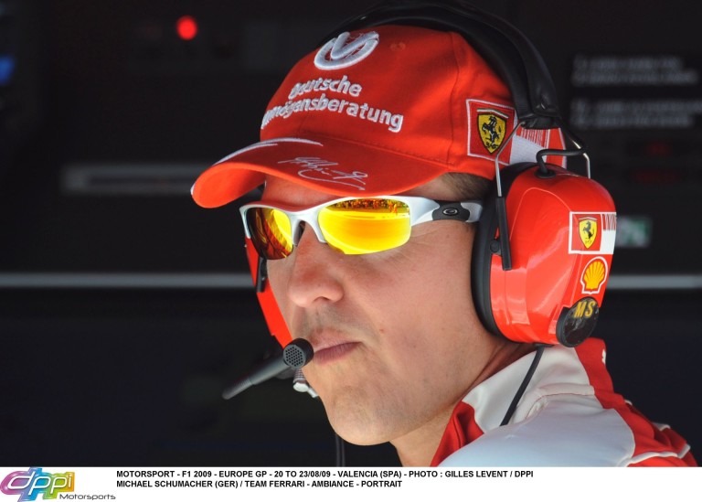 Az a bizonyos fagyi nem csak Kimi kezében tűnt fel... Schumacher!!!