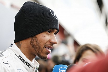 Hamilton és Neymar közös szelfije: ha most nem lesz világsztár Lewis, akkor soha…