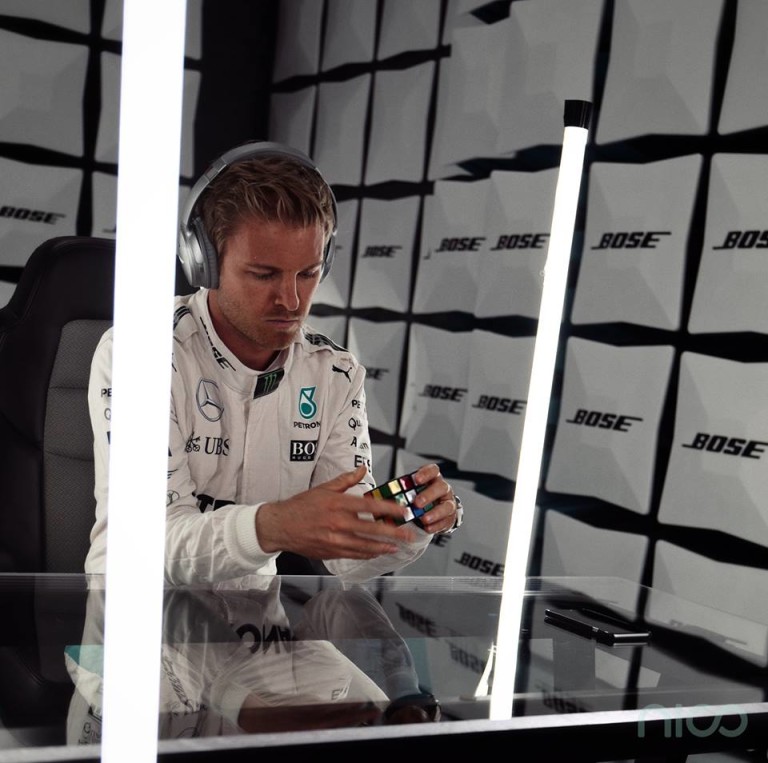 Rosberg a BOSE-nál járt Bostonban - a Rubik kocka sem maradhatott el