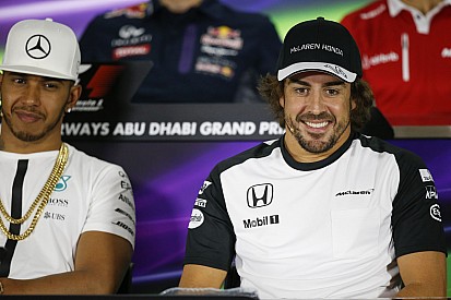 Alonso és a csapata boldog: finom kaja Montrealban