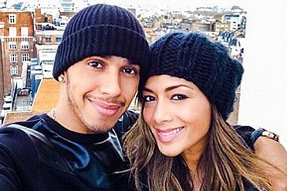 Hamilton barátnő nélkül szárnyal, de Nicole még mindig bombanő