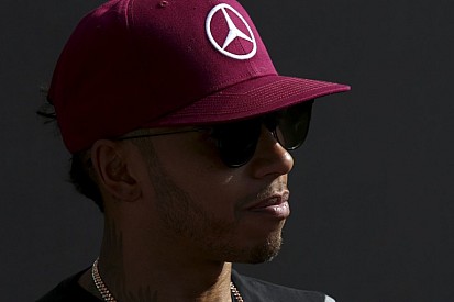 Hamilton nem kicsit tárazott be Bakura: Nutella, Haribo és társai…