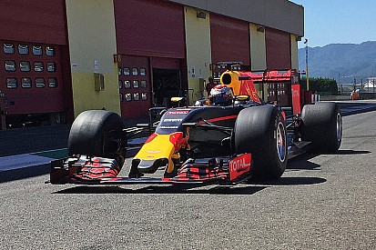 Los nuevos pilotos "tendrán miedo" a los F1 de 2017, dice Buemi