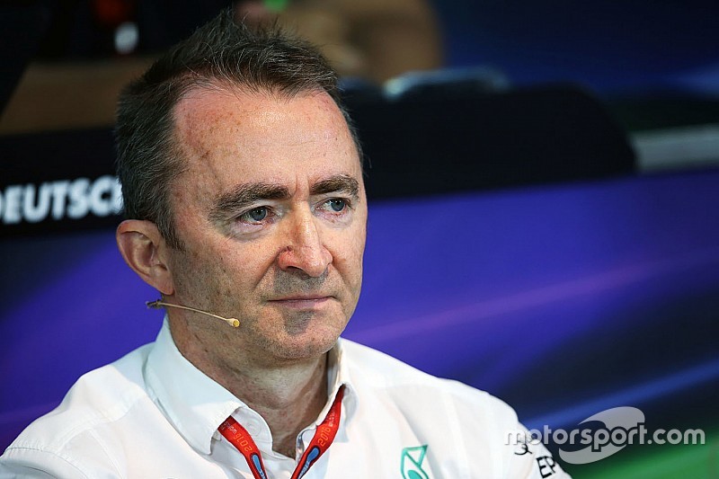 Mercedes и Ferrari опровергли слухи о переходе Лоу