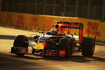 Verstappen voit une belle marge de progression à Singapour