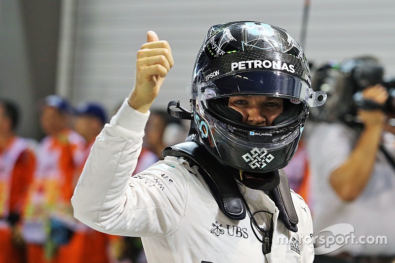 Pole de Rosberg en la noche de Singapur