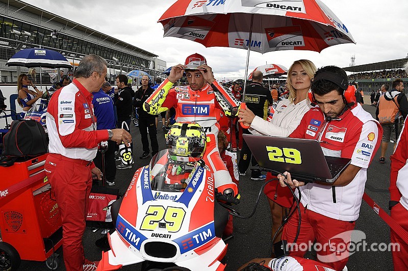 Iannone confía en que los médicos de Motorland lo dejen correr