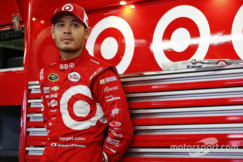 Larson sigue mandando en las prácticas en New Hampshire