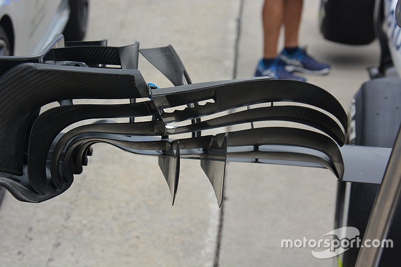 Williams: c'è la seghettatura del flap nell'ala anteriore