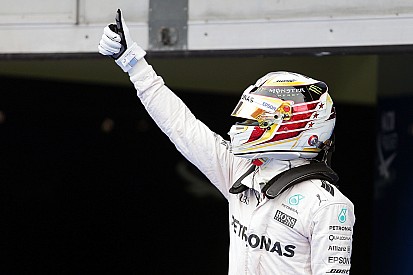 Aplastante pole de Hamilton en Malasia