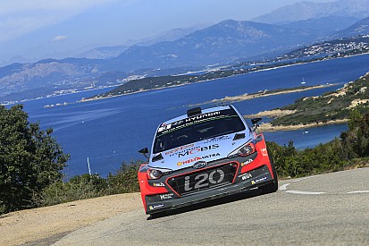 Corsica WRC: Neuville kruipt dichter bij leider Ogier