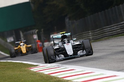A Mercedes garantálja a tökéletesen fair elbánást Hamilton és Rosberg között!