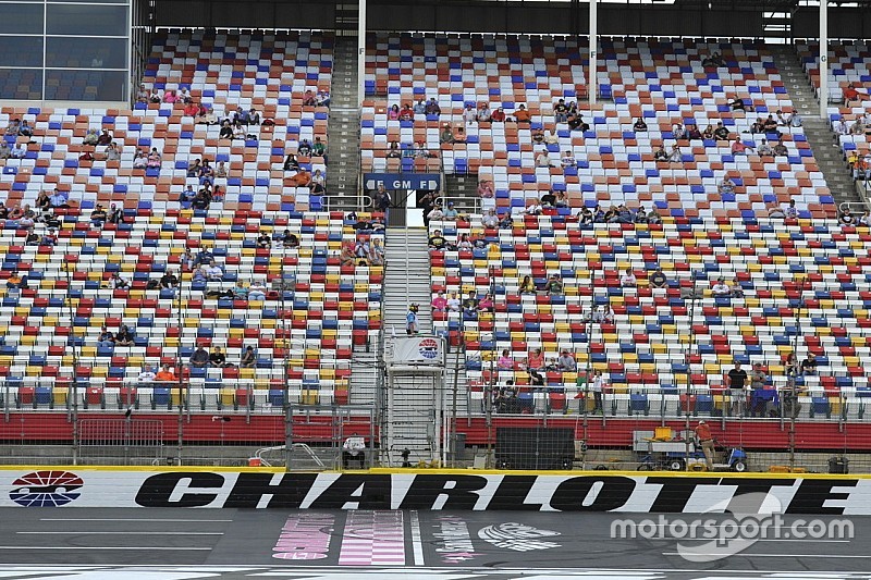 NASCAR: Chase-Rennen in Charlotte auf Sonntag verschoben