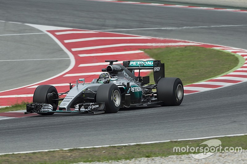 Kaum Erkenntnisse bei Mercedes-Test der Pirelli-Breitreifen für 2017