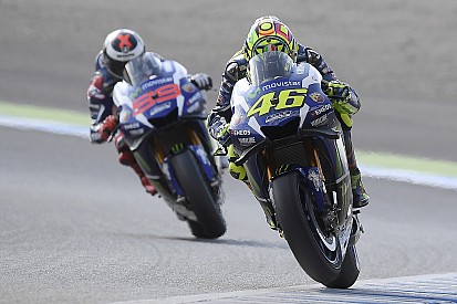 Rossi: “En Phillip Island están a seis grados; mejor jugamos a la Play”