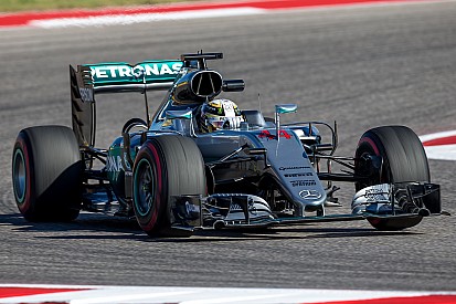 Mercedes rompe el toque de queda en el coche de Hamilton