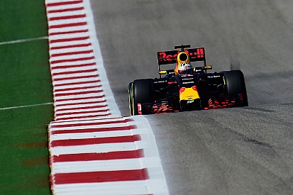 Verstappen en Ricciardo kozen zelf voor verschillende bandenstrategie