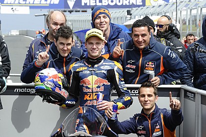 Binder wint Australische Grand Prix vol drama, P5 Loi