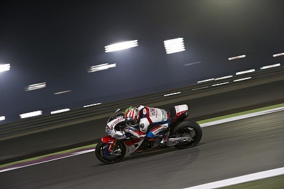 Nicky Hayden brillant sous les projecteurs