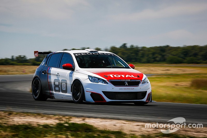 La Peugeot 308 Racing Cup est sur le marché