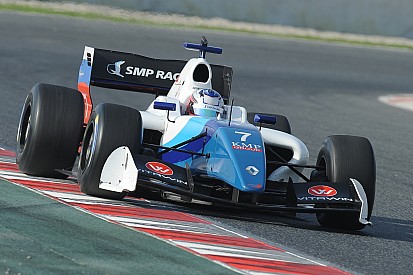 Оруджев выиграл первую гонку в Барселоне