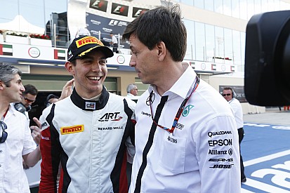Wolff, sobre Ocon: "Es bueno que el talento gane al dinero"