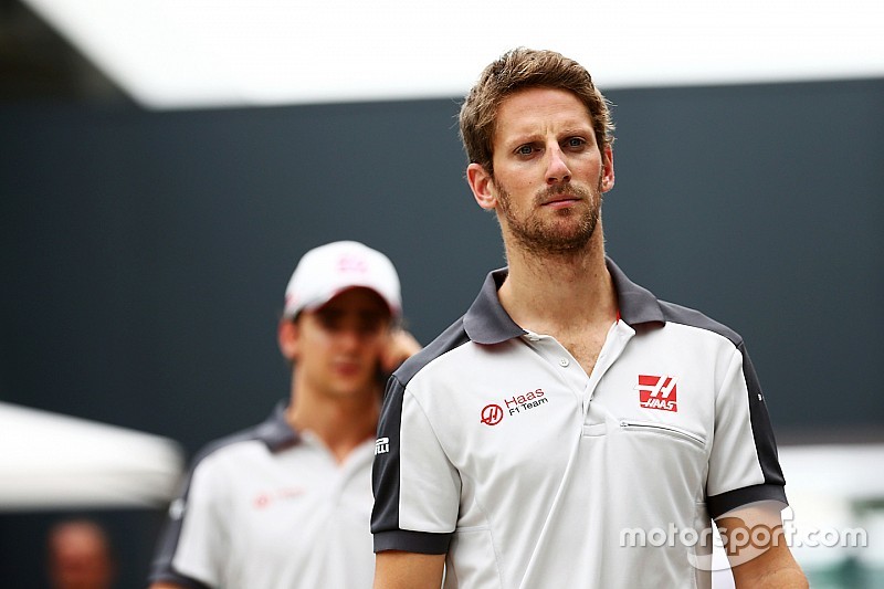 Grosjean crasht onderweg naar startopstelling Braziliaanse Grand Prix