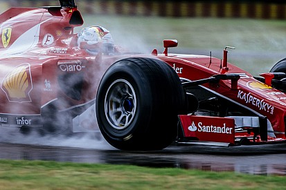Хорнер: Pirelli ще може покращити дощову гуму 2017 року