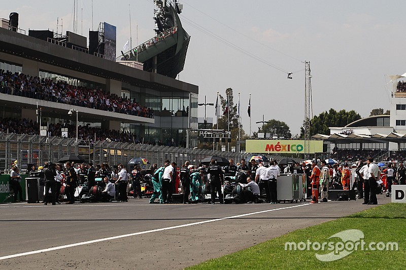 Ecclestone planea acortar las vueltas de preparrilla