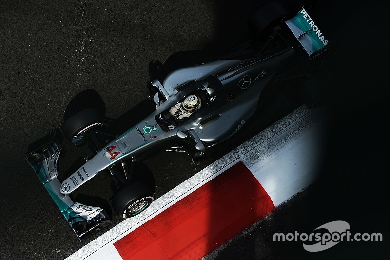 Abu Dhabi, Libere 1: Hamilton parte forte, le Ferrari sono lontane