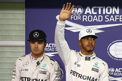 Hamilton se impone a Rosberg y logra su pole 61