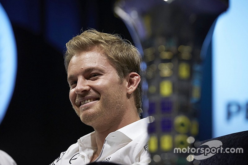Autosportwereld reageert verrast en met respect op afscheid Rosberg